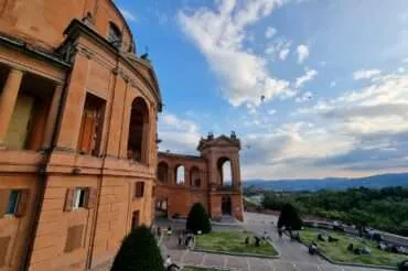 Under the porticoes of Bologna, the towers of San Marino, and the sunroof of Dolce Vita
