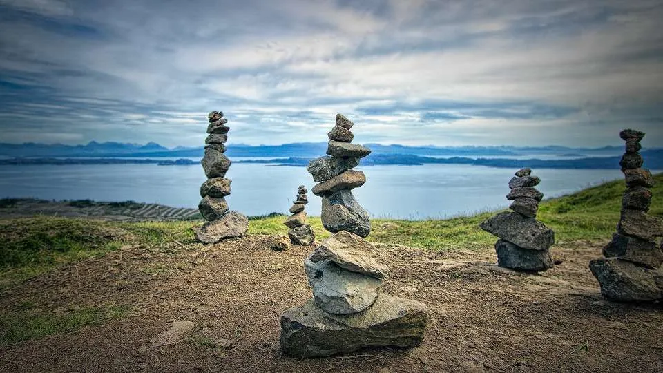 ‘Trotternish Cairns’, by Tinker & Rove, licensed under CC BY 2.0
