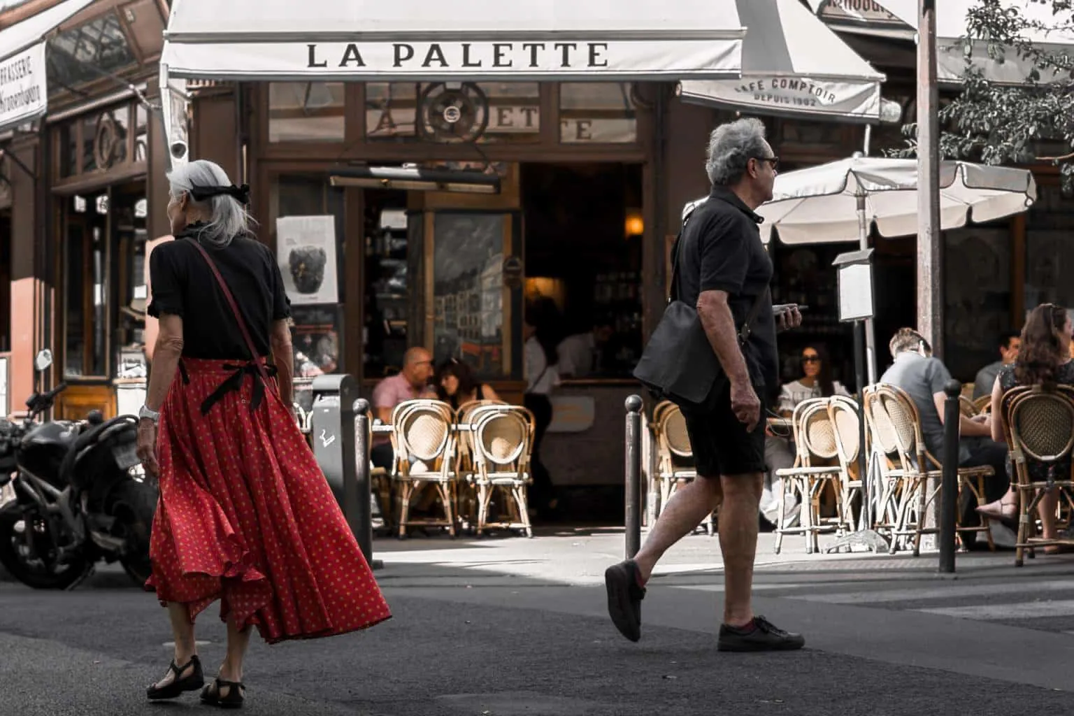 Parisians, Photo by Nicolas Lafargue on Unsplash