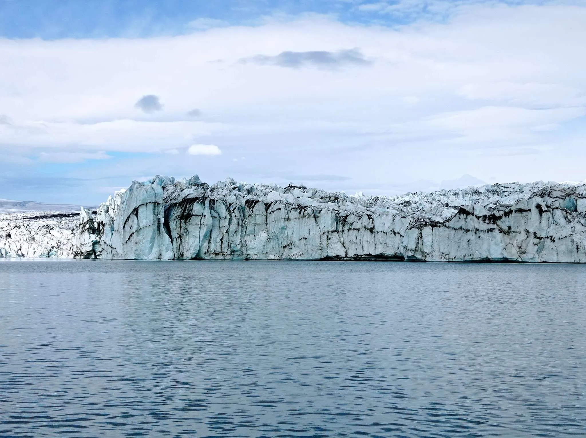 Boat trip in Jรถkulsรกrlรณn Glacial Lagoon, Iceland