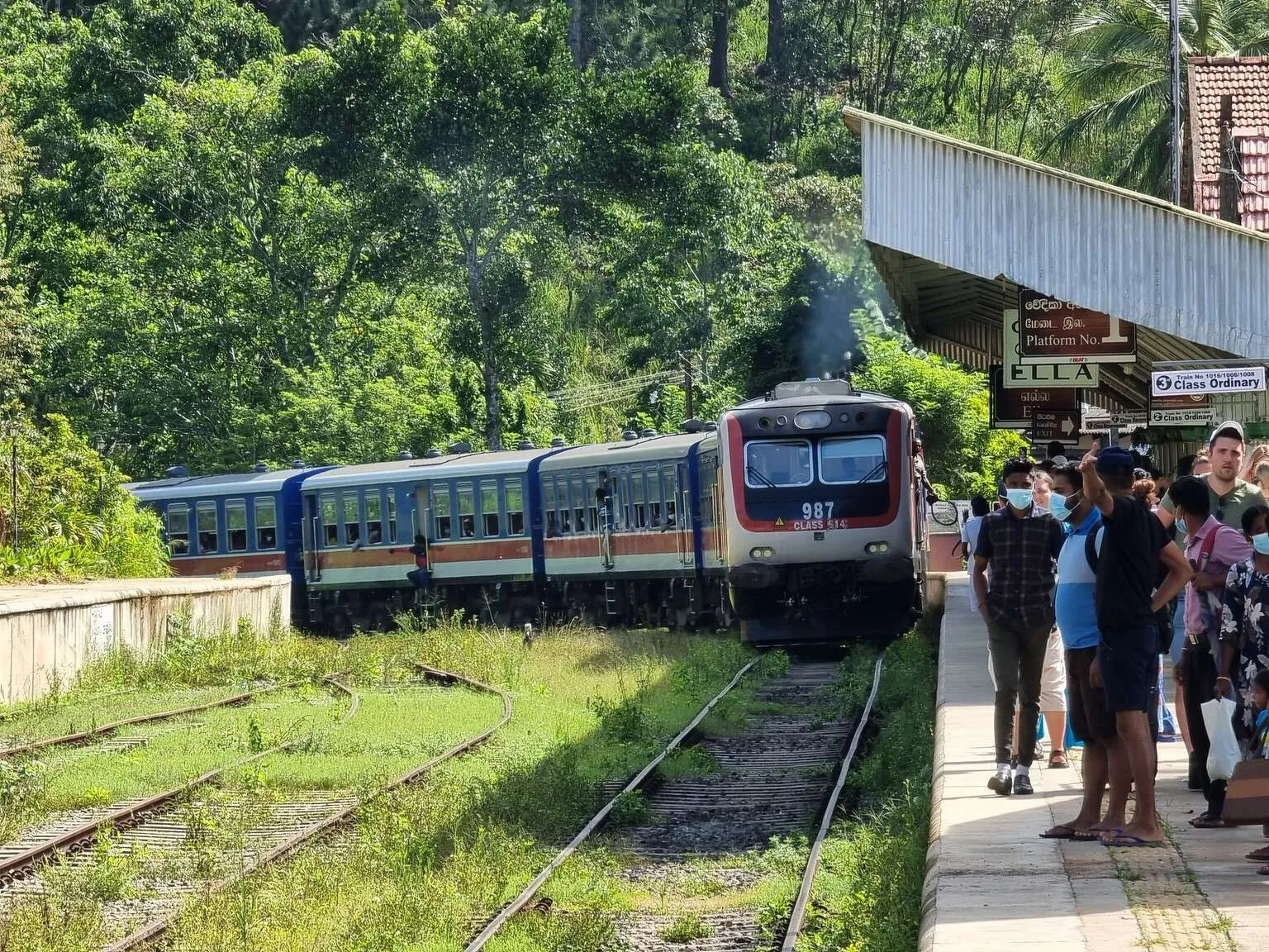 Train ride from Ella to Nuwara Eliya, Sri Lanka itinerary