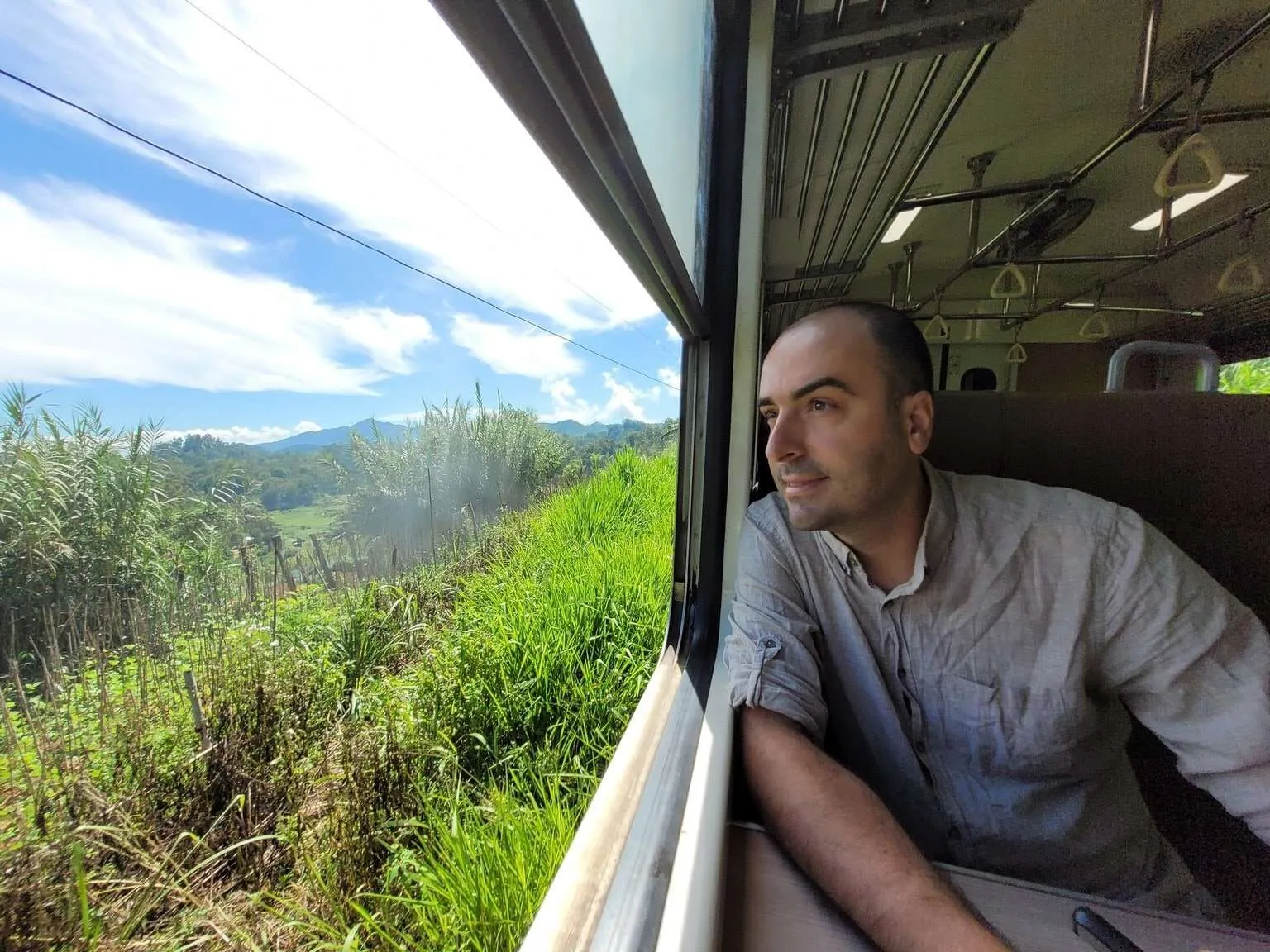 Train ride from Ella to Nuwara Eliya, Sri Lanka itinerary