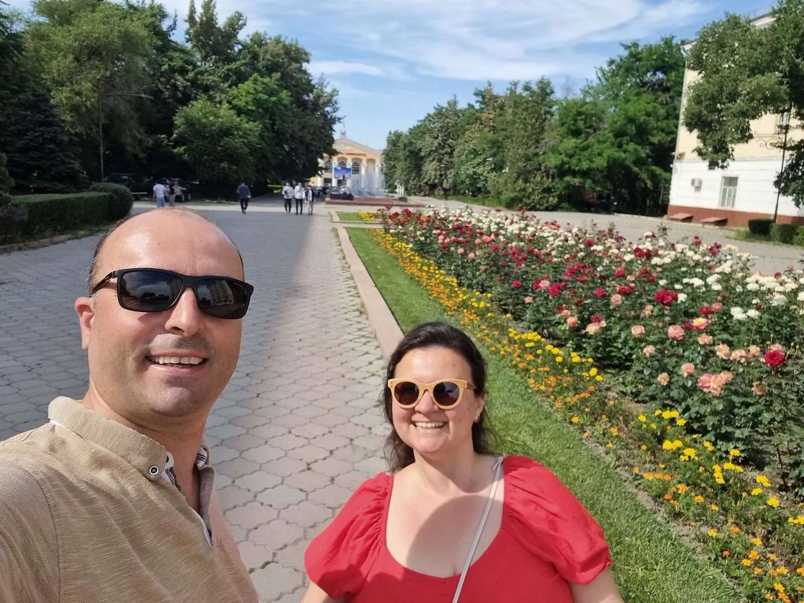 Bishkek - Bistra and Nace selfie with a flower alley