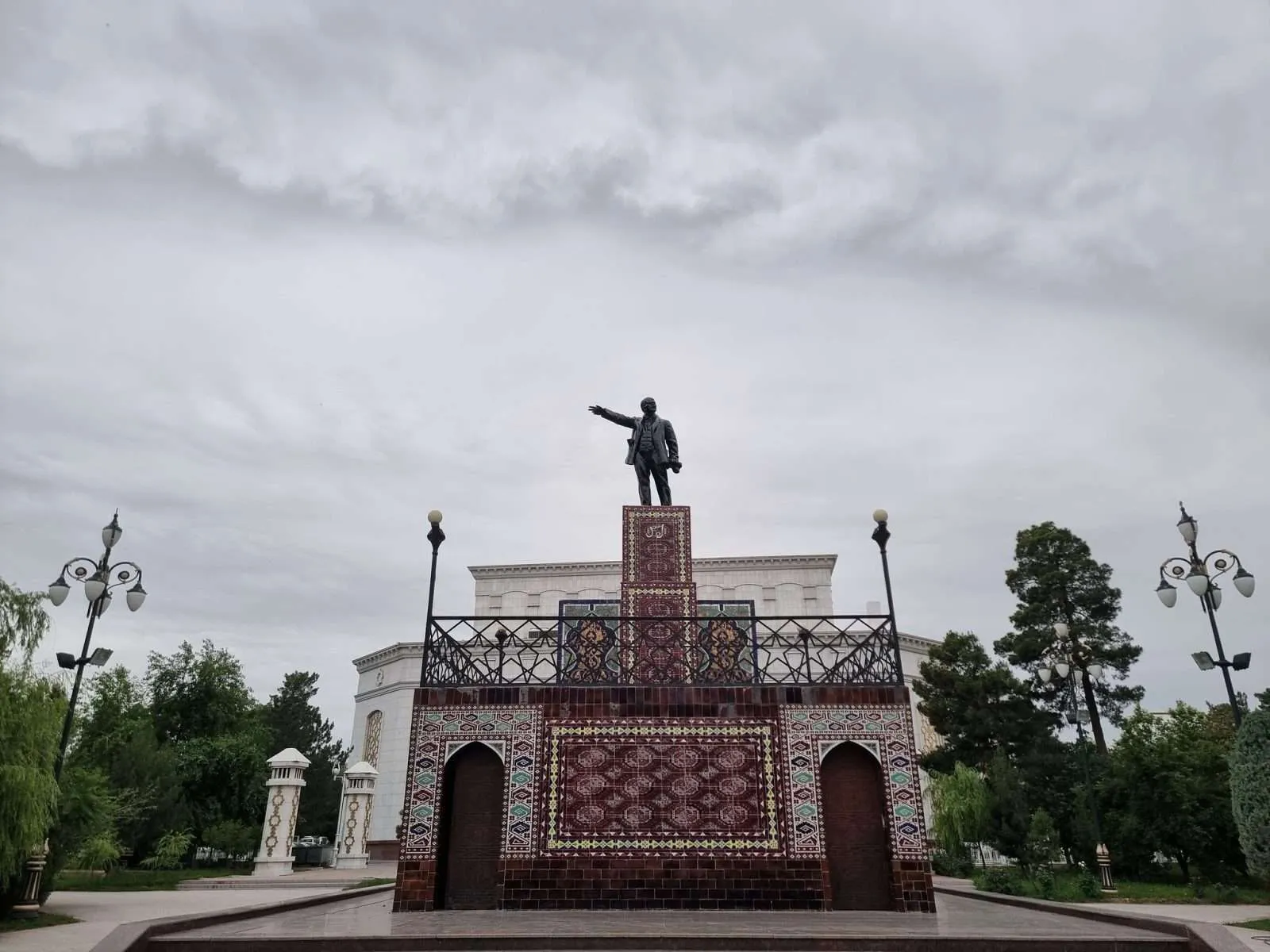 Turkmenistan - Day 2 - Ashgabat the Monument of Lenin