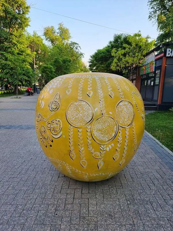 Almaty Pedestrian street apple 4