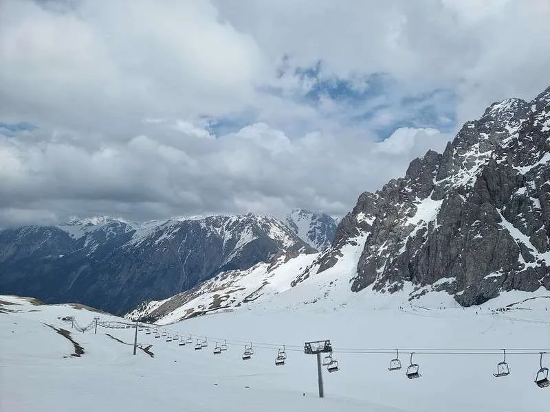 Almaty Shymbulak slope and chair lift