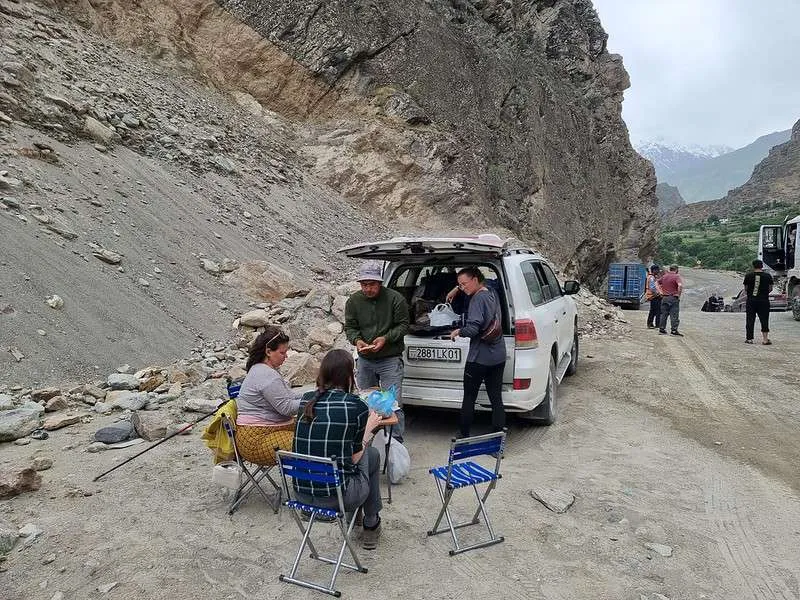 day 2 Pamir Highway the roadworks after Kala-i-Khum the picnic lunch