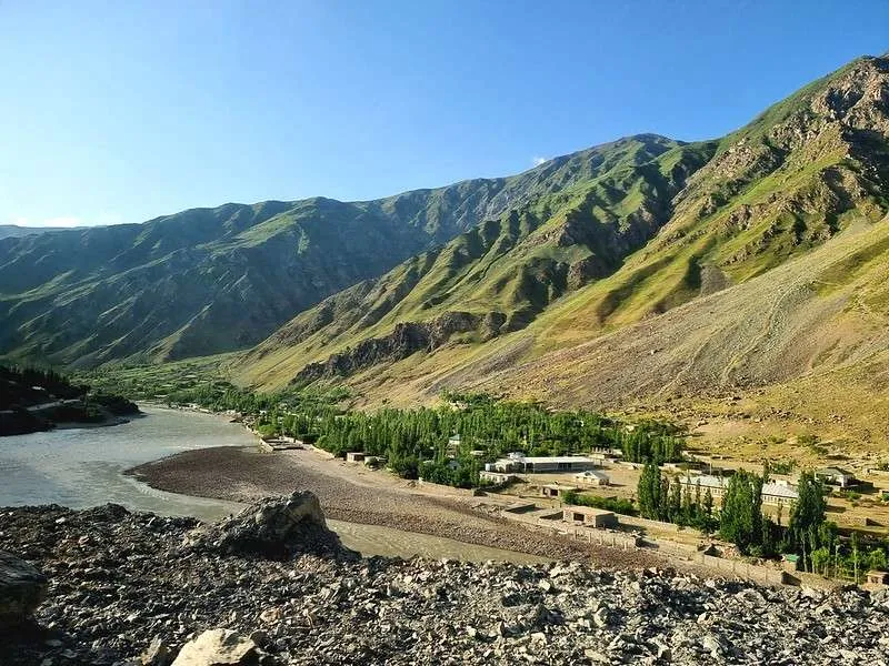 day 2 Pamir Highway the views after Kala-i-Khum