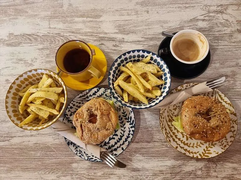 Madeira Gato Legal (Ponta do Pargo) vegan burgers coffee and tea