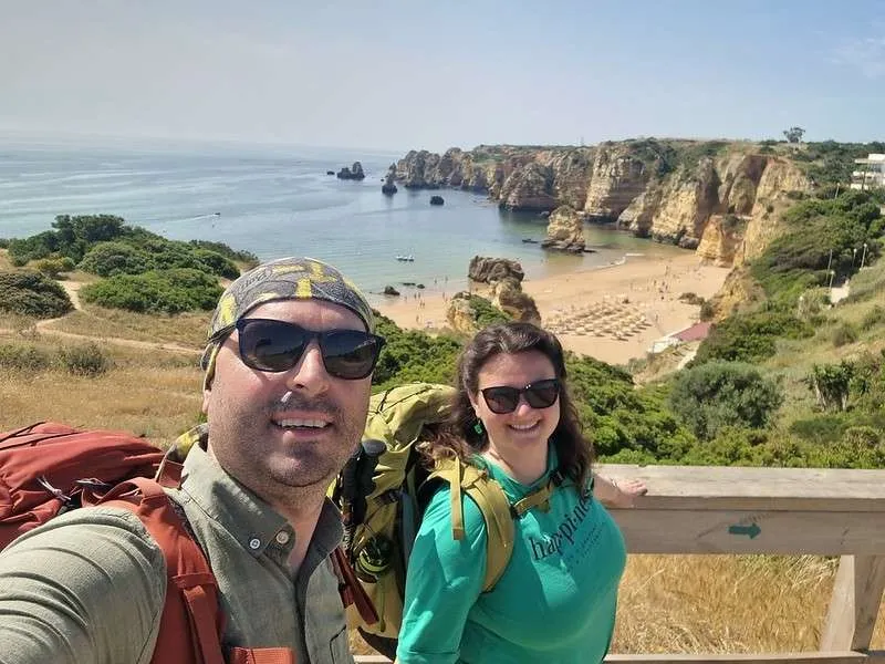 RV Day01 Selfie with a beautiful beach below the trail